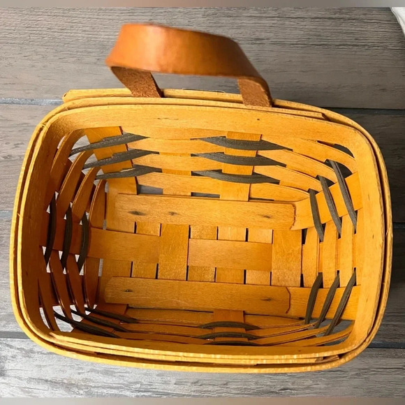 Longaberger 1997 Hanging Small Key Basket, liner, Protector approx 7"X 3.5" X 5” - Picture 7 of 8